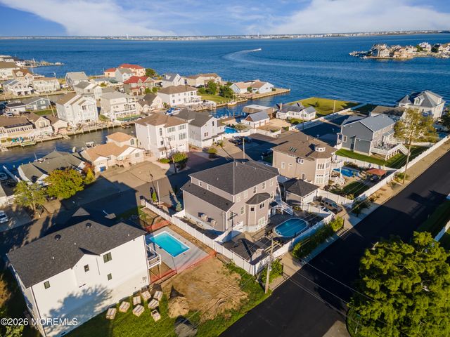 15 Cove Road, Toms River, NJ 08753