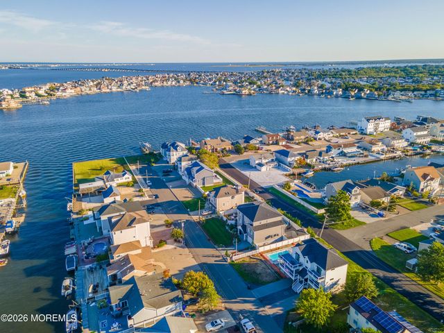 15 Cove Road, Toms River, NJ 08753