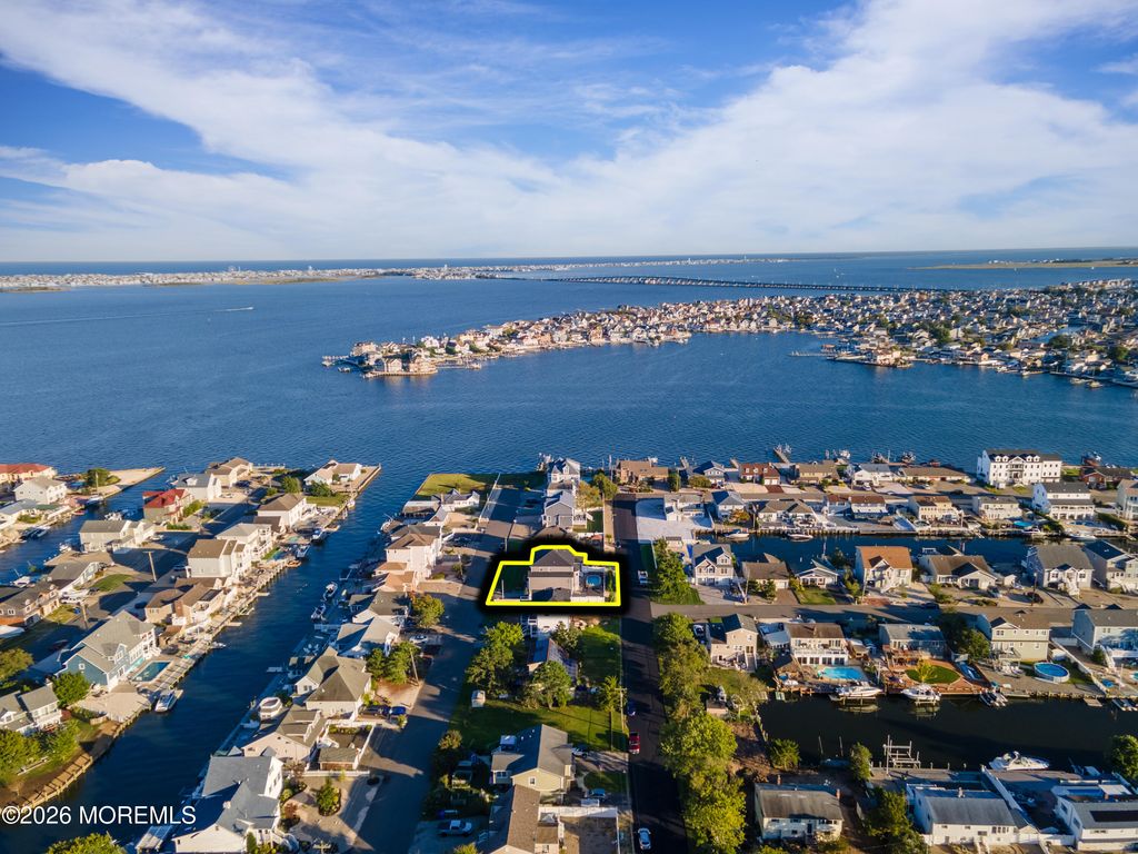 15 Cove Road, Toms River, NJ 08753