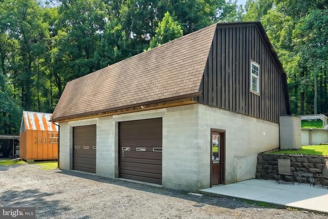 950-C GREEN SPRINGS RD, Hanover, PA 17331