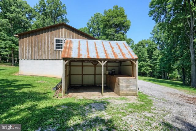 950-C GREEN SPRINGS RD, Hanover, PA 17331