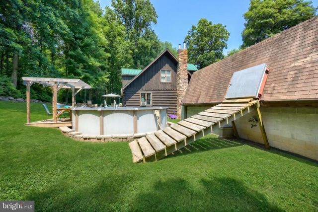 950-C GREEN SPRINGS RD, Hanover, PA 17331