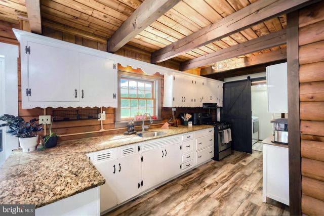 950-C GREEN SPRINGS RD, Hanover, PA 17331