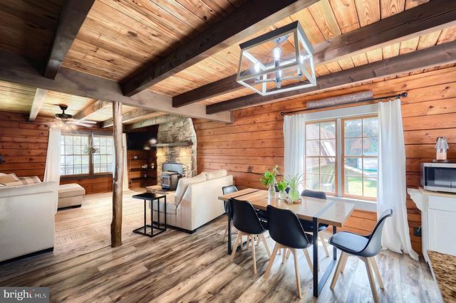 950-C GREEN SPRINGS RD, Hanover, PA 17331