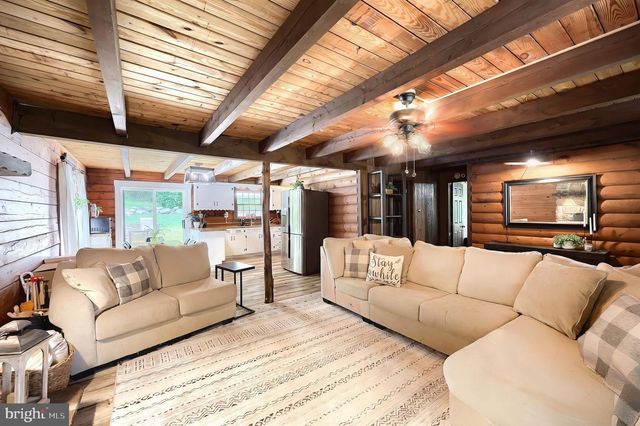 950-C GREEN SPRINGS RD, Hanover, PA 17331