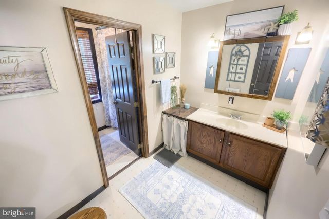 950-C GREEN SPRINGS RD, Hanover, PA 17331
