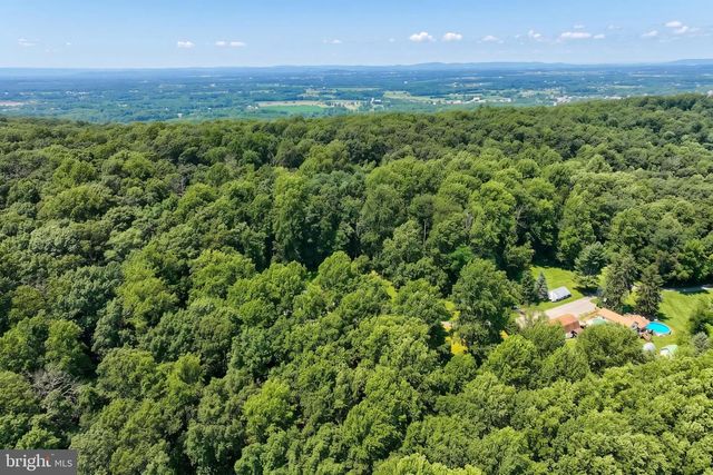 950-C GREEN SPRINGS RD, Hanover, PA 17331