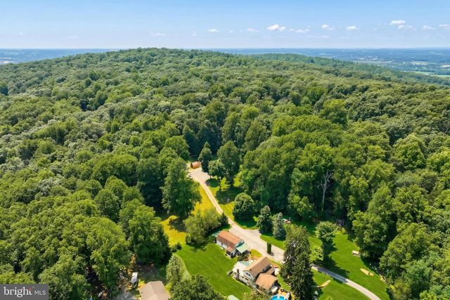 950-C GREEN SPRINGS RD, Hanover, PA 17331