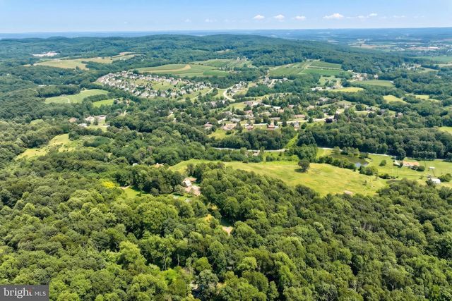 950-C GREEN SPRINGS RD, Hanover, PA 17331