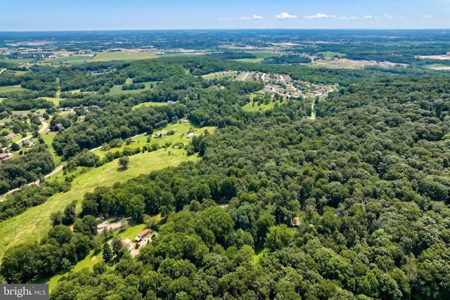 950-C GREEN SPRINGS RD, Hanover, PA 17331