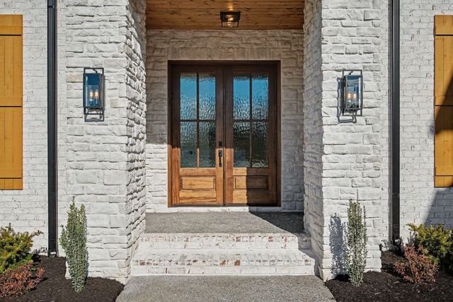 448 Bell Lake Rd, Gallatin, TN 37066