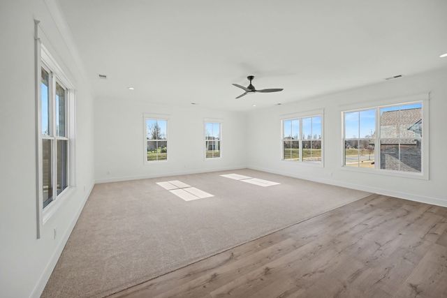 448 Bell Lake Rd, Gallatin, TN 37066