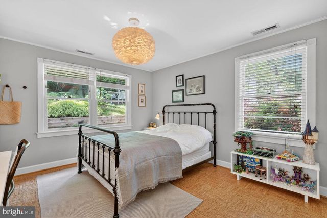 2632 S GRANT ST, Arlington, VA 22202