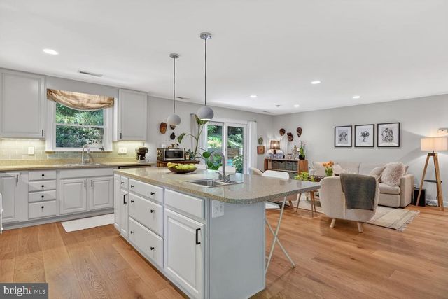 2632 S GRANT ST, Arlington, VA 22202