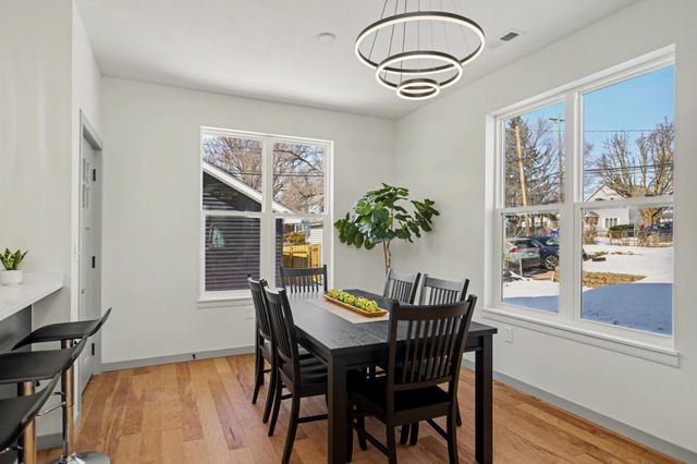 947 Earl Street, Saint Paul, MN 55106