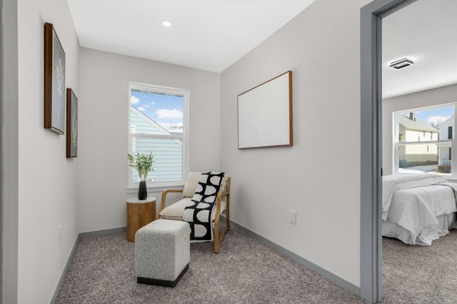 947 Earl Street, Saint Paul, MN 55106