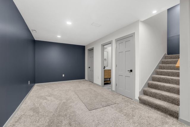 947 Earl Street, Saint Paul, MN 55106