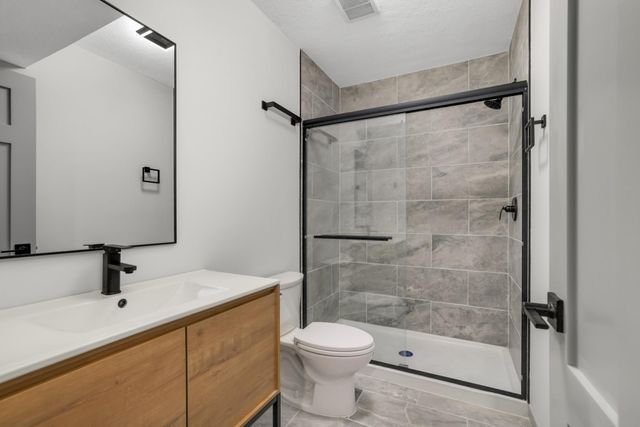 947 Earl Street, Saint Paul, MN 55106