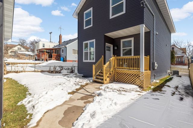 947 Earl Street, Saint Paul, MN 55106