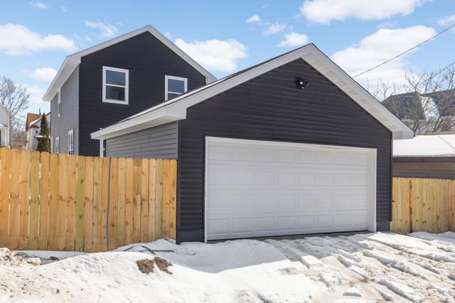 947 Earl Street, Saint Paul, MN 55106