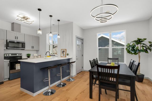 947 Earl Street, Saint Paul, MN 55106