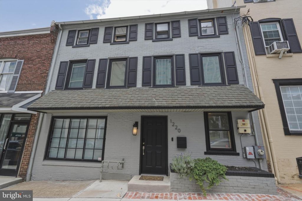 1220 N KING ST, WILMINGTON, DE 19801 — exterior