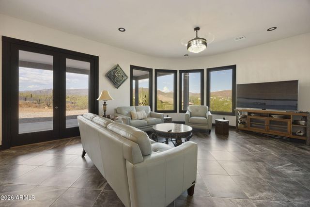1008 W HONDA BOW Road, Phoenix, AZ 85086