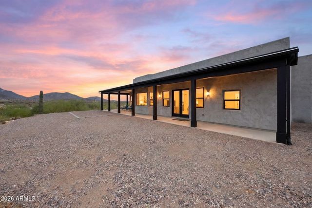 1008 W HONDA BOW Road, Phoenix, AZ 85086