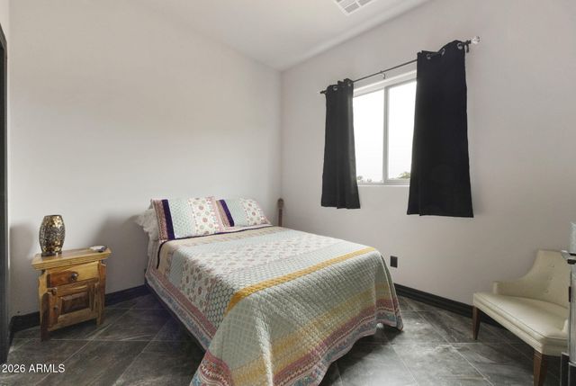 1008 W HONDA BOW Road, Phoenix, AZ 85086