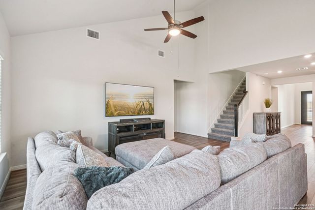 1527 Argon Way, San Antonio, TX 78245