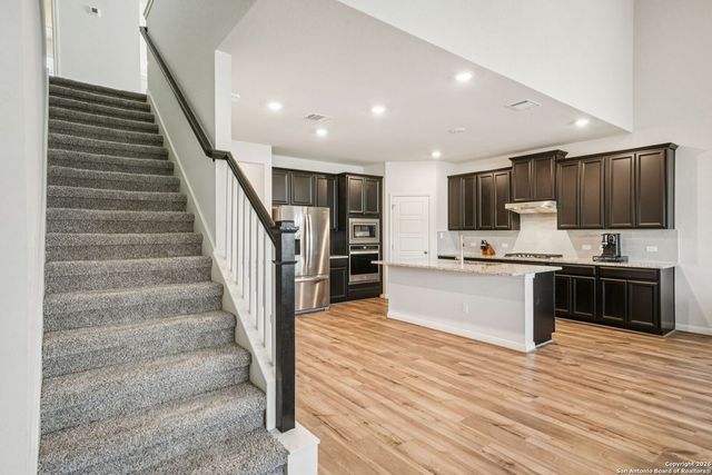 1527 Argon Way, San Antonio, TX 78245