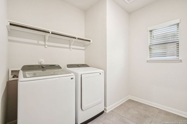 1527 Argon Way, San Antonio, TX 78245