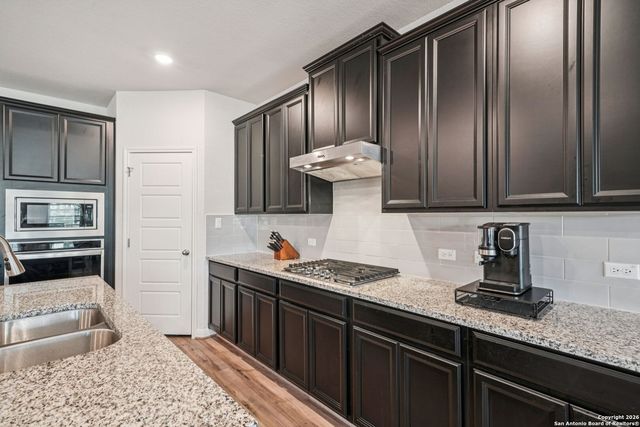 1527 Argon Way, San Antonio, TX 78245