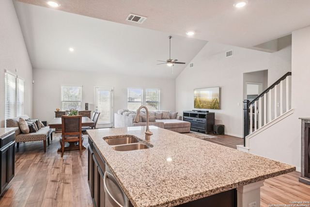 1527 Argon Way, San Antonio, TX 78245