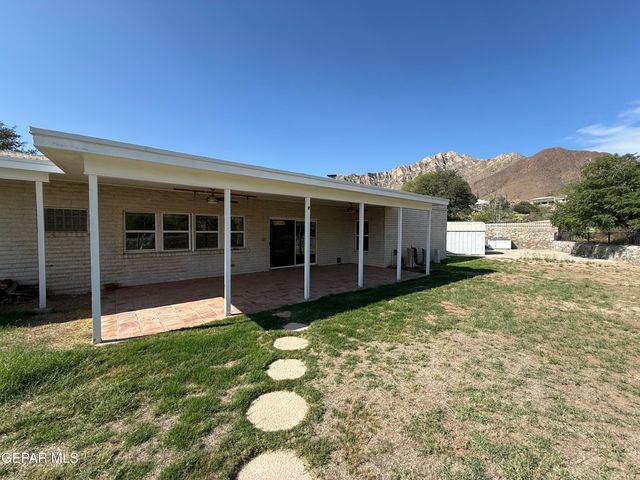 8204 BIG BEND Drive, El Paso, TX 79904