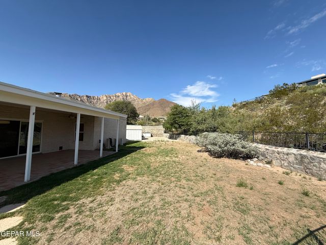8204 BIG BEND Drive, El Paso, TX 79904