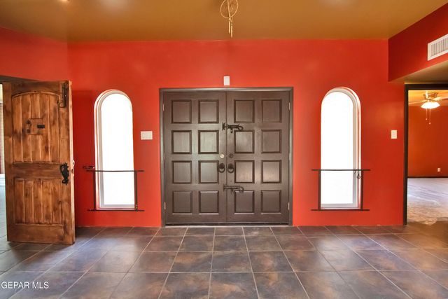 8204 BIG BEND Drive, El Paso, TX 79904