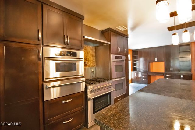 8204 BIG BEND Drive, El Paso, TX 79904