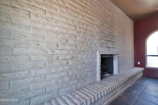 8204 BIG BEND Drive, El Paso, TX 79904