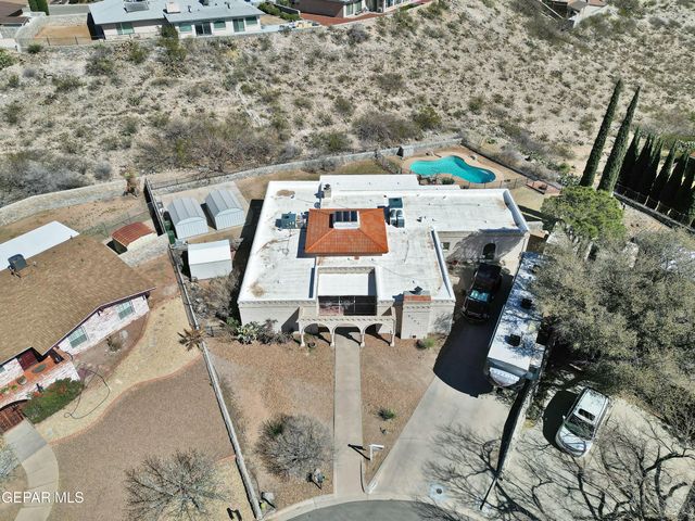 8204 BIG BEND Drive, El Paso, TX 79904