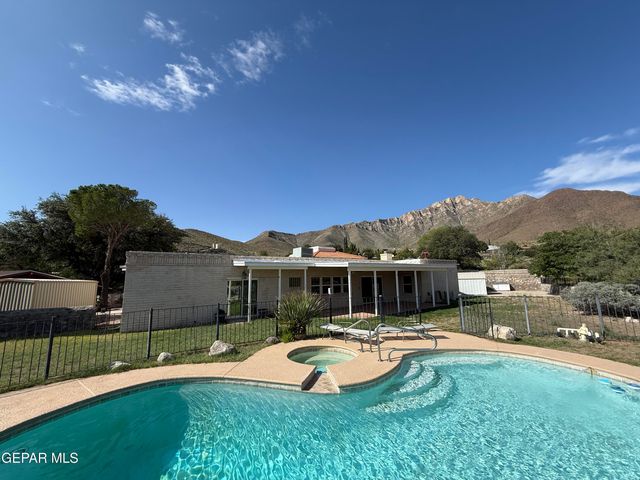 8204 BIG BEND Drive, El Paso, TX 79904