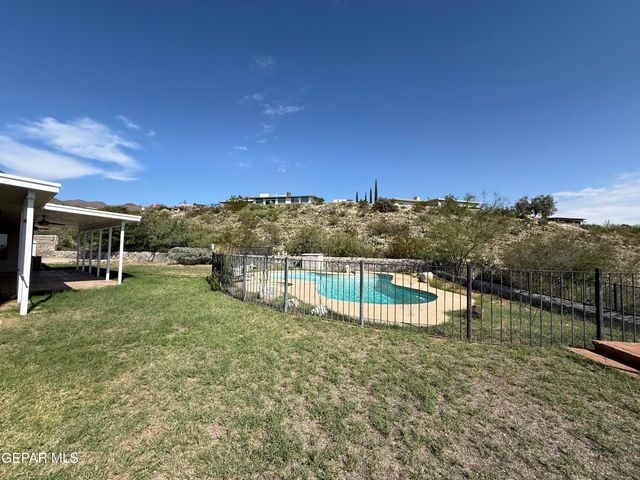 8204 BIG BEND Drive, El Paso, TX 79904