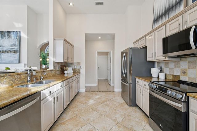 10005 VINEYARD LAKE ROAD E, Jacksonville, FL 32256