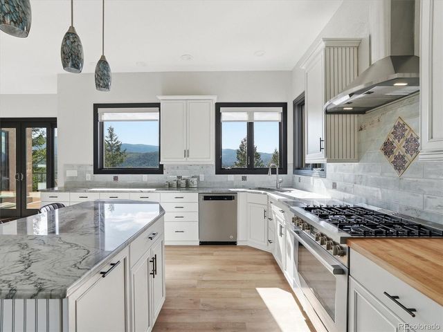 7260 S Frog Hollow Ln, Evergreen, CO 80439