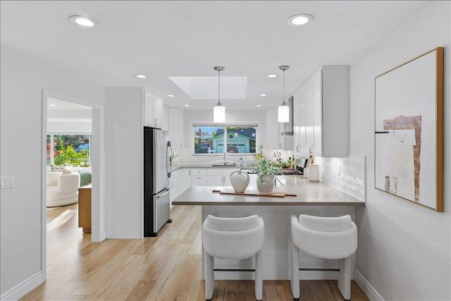 884 Hollenbeck Avenue, Sunnyvale, CA 94087