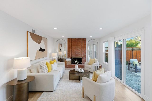 884 Hollenbeck Avenue, Sunnyvale, CA 94087