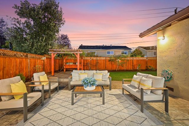 884 Hollenbeck Avenue, Sunnyvale, CA 94087