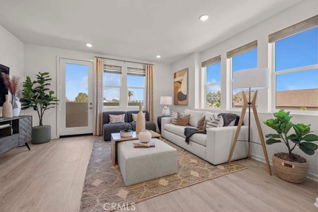 Image 10 of property listing at 111 Evergreen Lane, Claremont, CA 91711