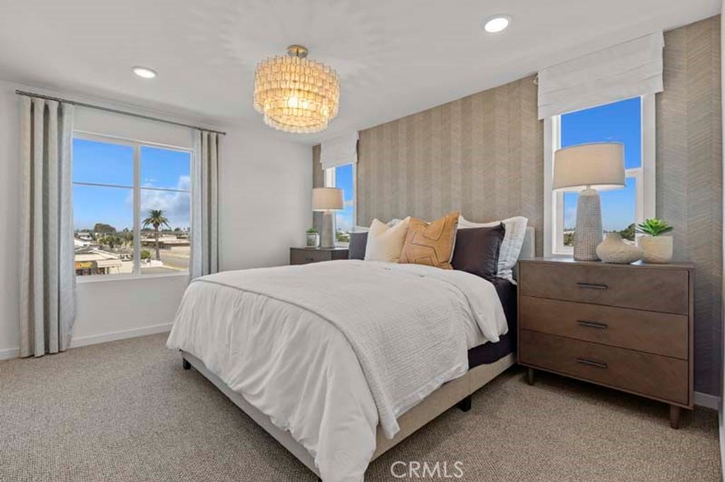 Image 12 of property listing at 111 Evergreen Lane, Claremont, CA 91711