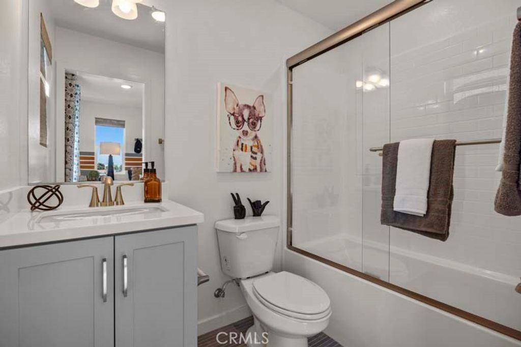 Image 15 of property listing at 111 Evergreen Lane, Claremont, CA 91711